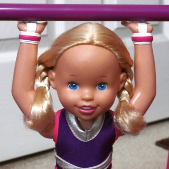 RARE 1999 SUPER STAR SUSIE 12" Gymnastics Gymnast Bar Doll Toy Biz, Inc. #33385 - Picture 4 of 11
